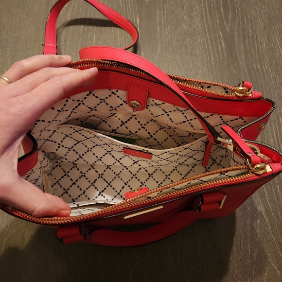 Kate Spade handbag in Strawberry 🍓 - Picture 6 of 8